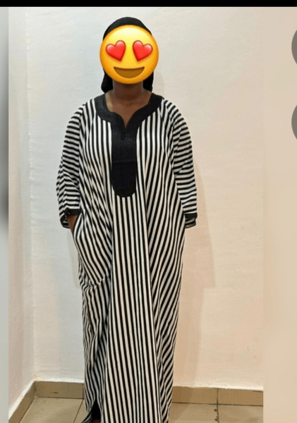 Robe Caftan Rayée Élégante