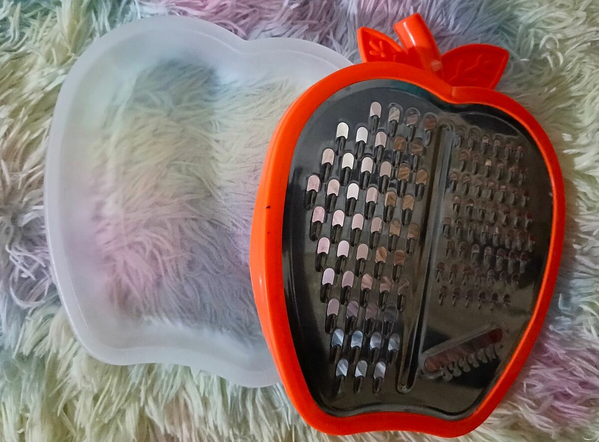 Râpe de cuisine pomme colorée