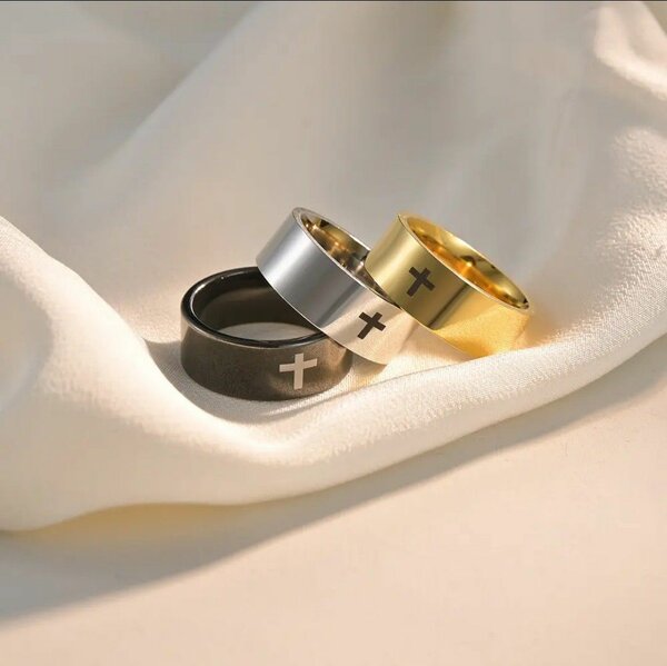 Bague avec croix