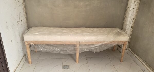 Banc rembourré élégant bois