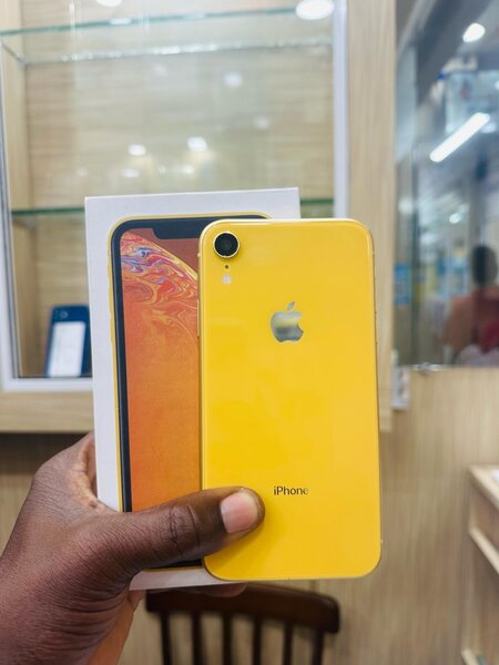 iPhone XR 64Go Jaune Débloqué