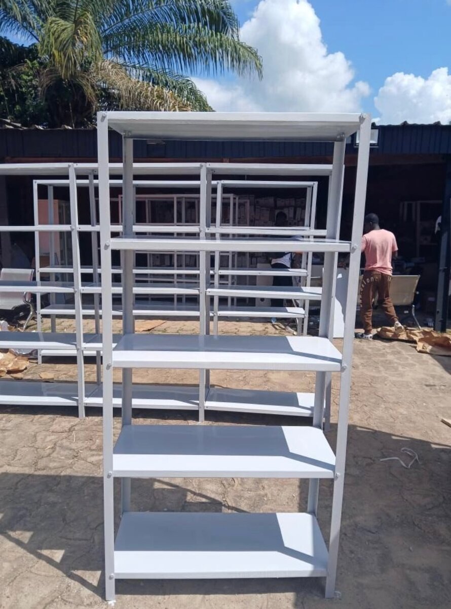 Étagère métallique à 5 niveaux