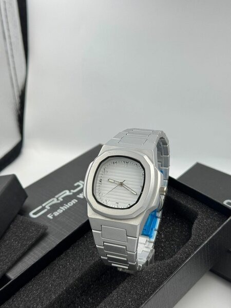 Montre hommes élégante étanche