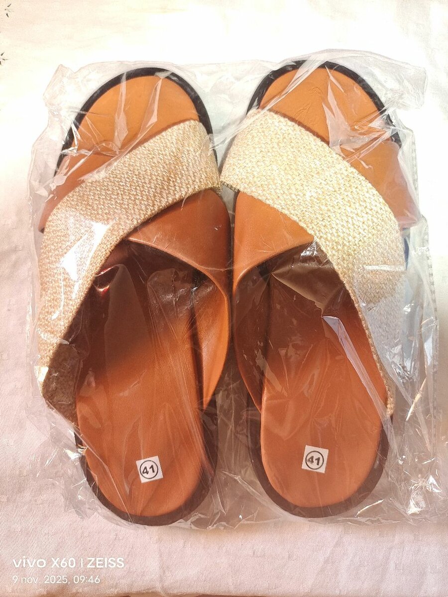 Sandales croisées en cuir