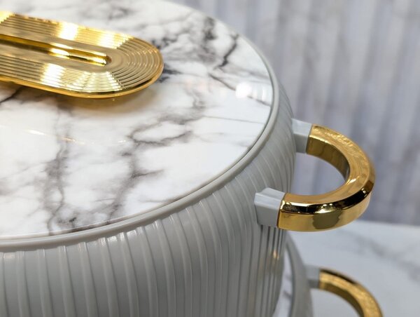 Cocotte en marbre élégant