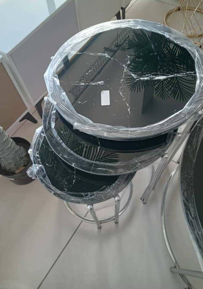 Tables gigognes en verre élégant