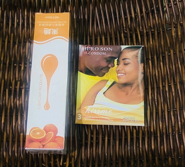 3 préservatifs + 1 lubrifiant