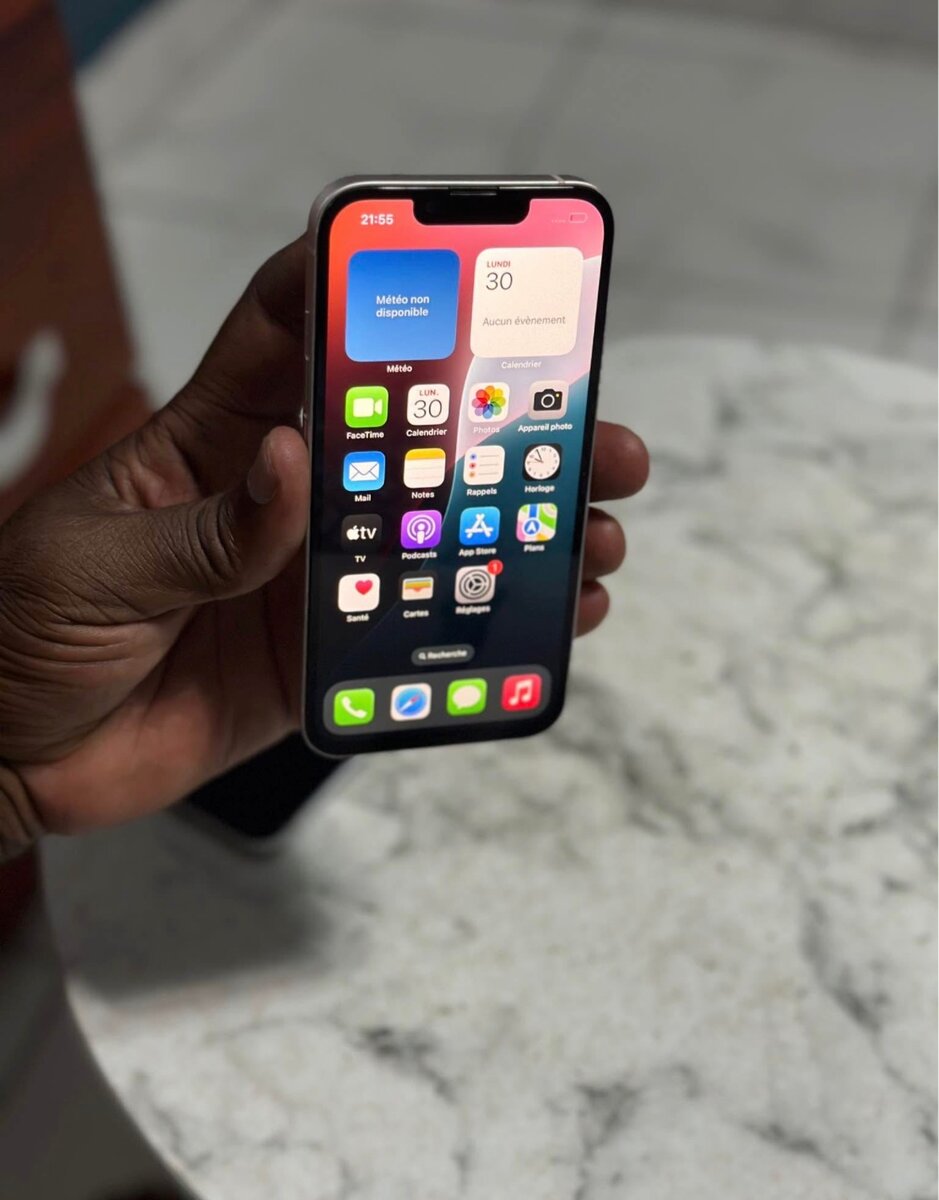 iPhone 13 rose
