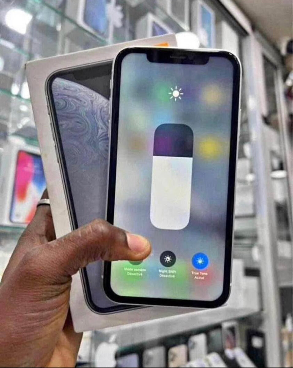 iPhone XR avec Boîte