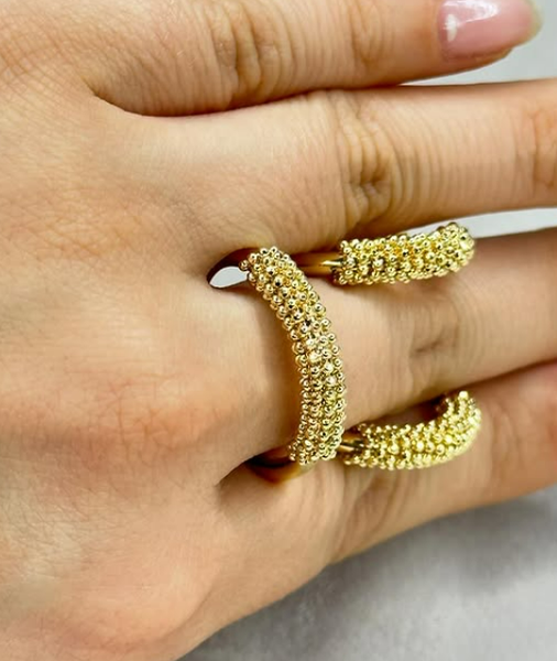 Прекрасная модель «Джессика» в исполнении кольцевидной формы, раскроют любой ваш образ своей элегантностью😍💔