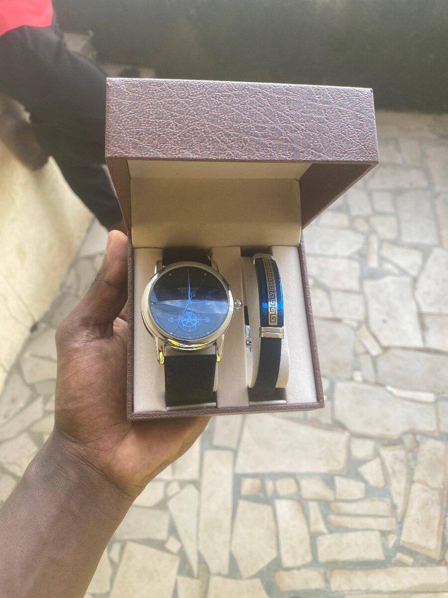 Montre de Luxe Homme (MONTBLANC) + un Bracelet offert