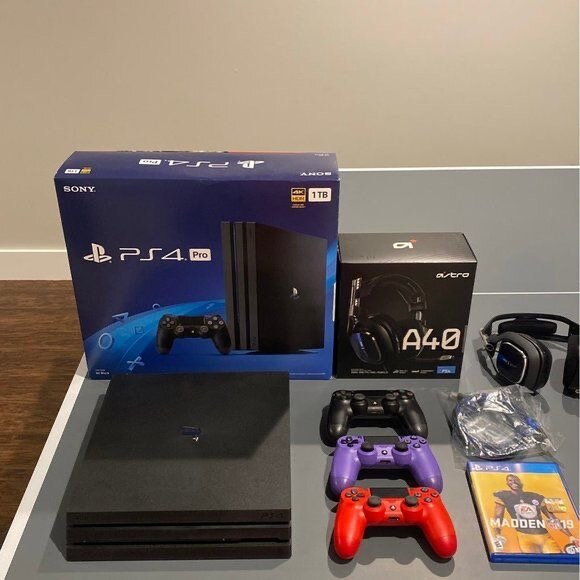 Console PS4 Pro 1TB Noir