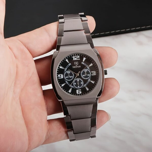 Montre acier inoxydable élégante