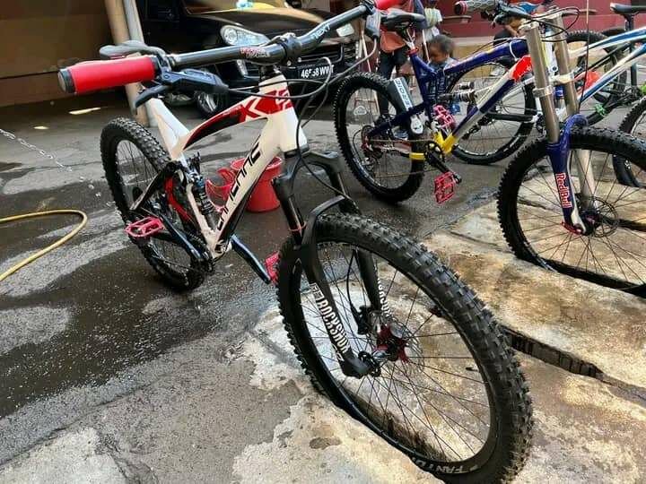 Vélo VTT Tout-Terrain Résistant