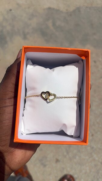 Collier et bracelet élégants en or