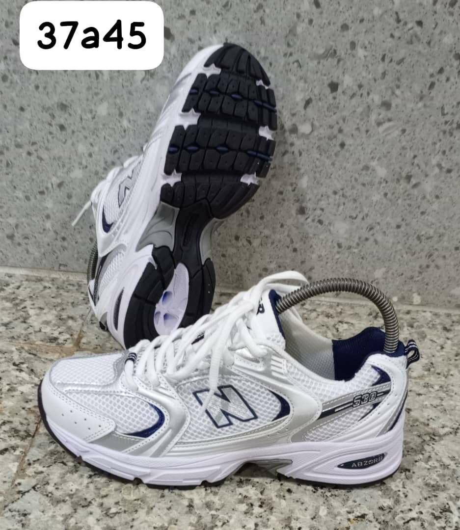 Baskets de sport blanches