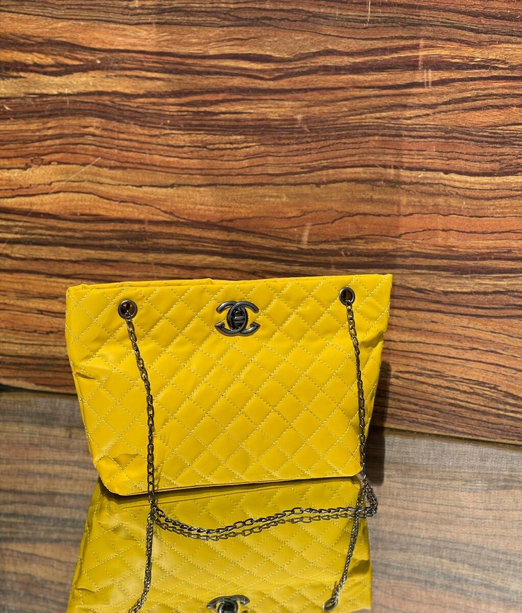 Ladies hand bag