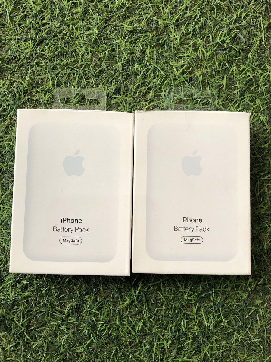 iPhone MagSafe battery packs
