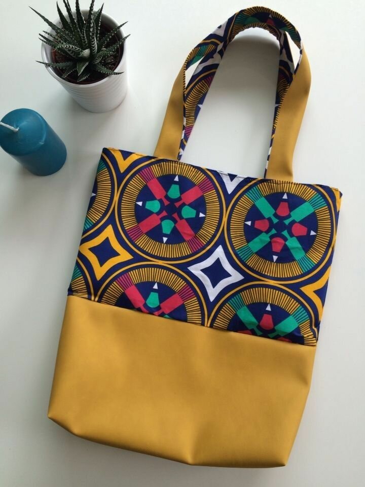 Tote bags
