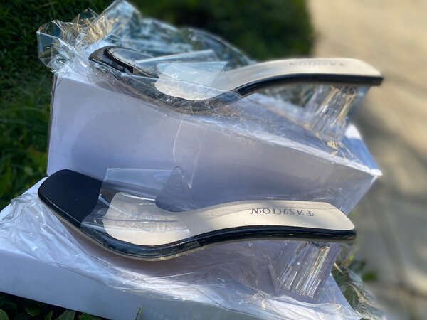 Sleek ladies transparent heel