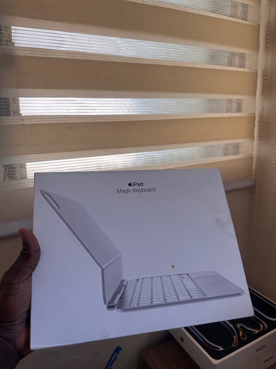 iPad Magic Keyboard 11 inch