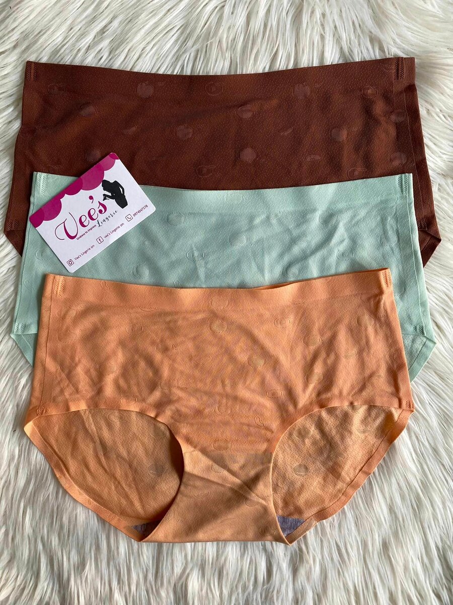 Strings et culottes pour femmes