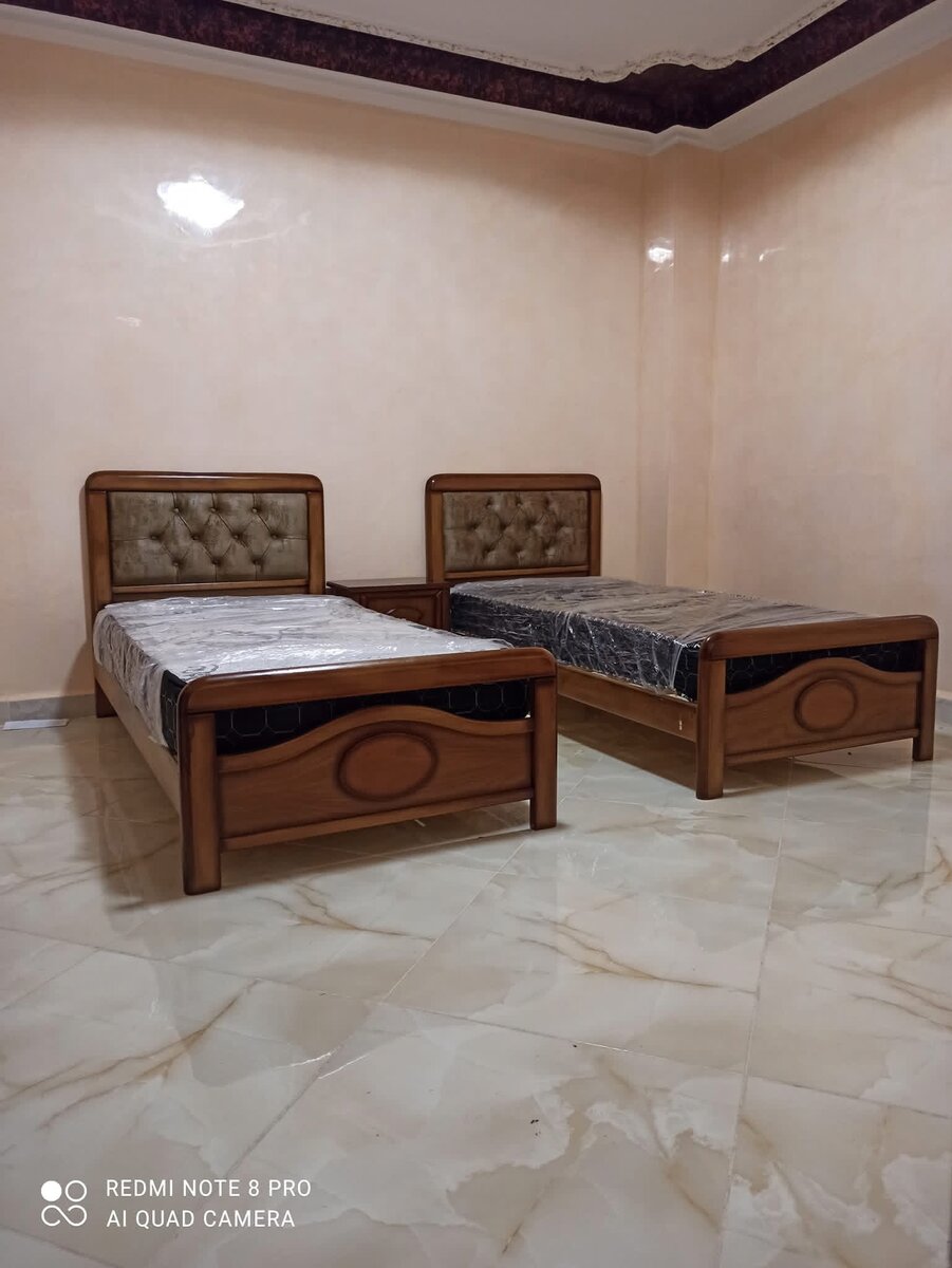 Lits cadres confortables