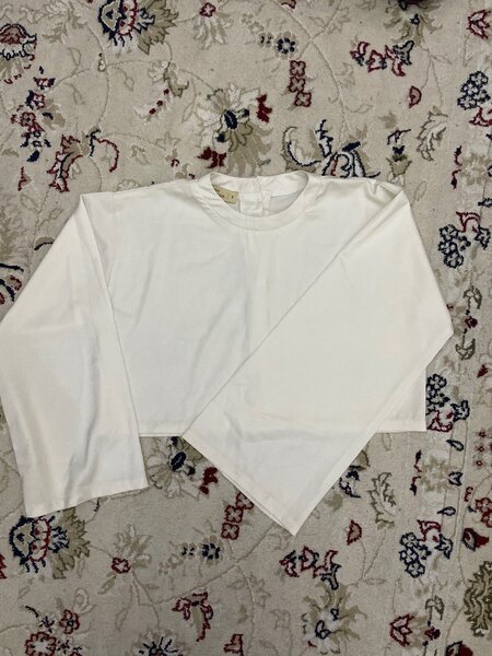 Короткая Блузка с широкими рукавами