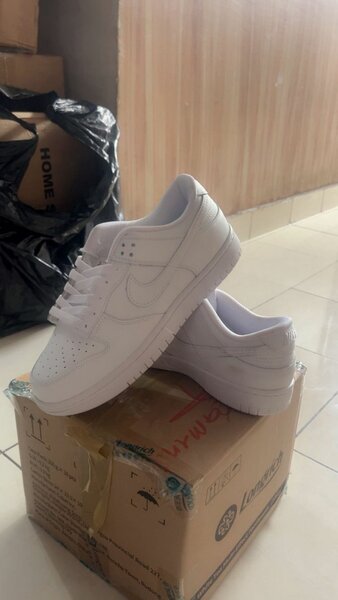 Baskets colorées et élégantes