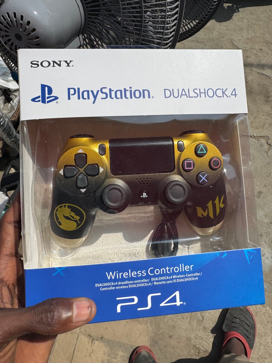 Manette ps4 design Mortal komb