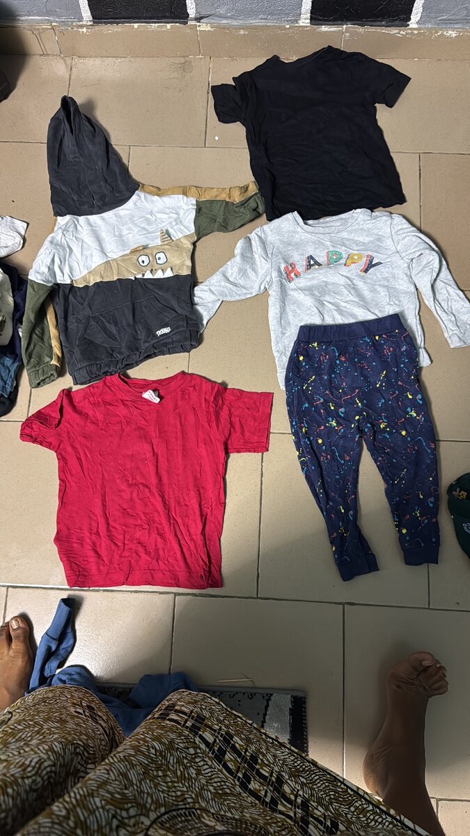 Lot de vêtements enfants