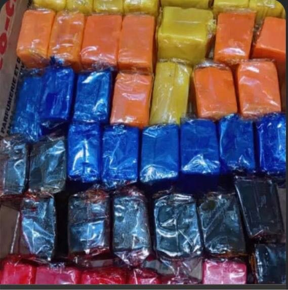 Savons naturels multicolores