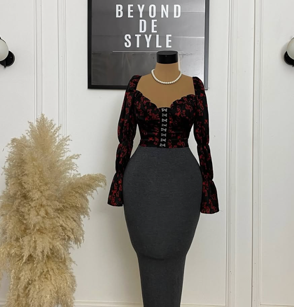 SWEET GIRL HOOK & EYE MILKMAID TOP