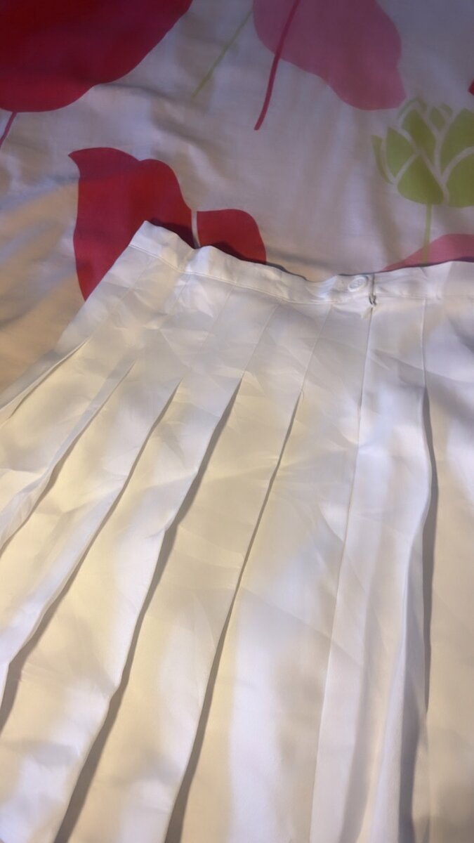 Jupe écolière blanche élégante