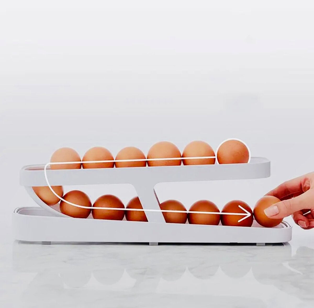 Automatic egg dispenser
