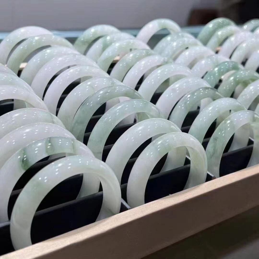 优雅翡翠手镯套装