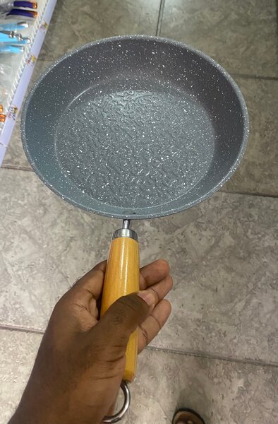 Poêle antiadhésive en marbre