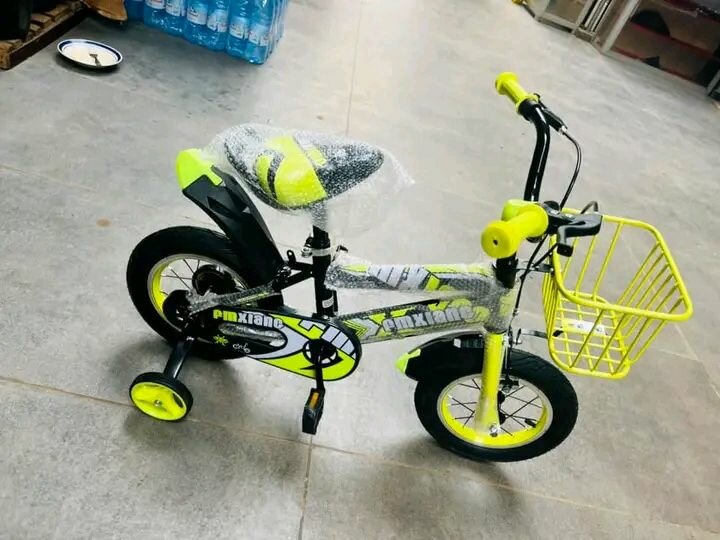 Vélo enfant avec stabilisateurs