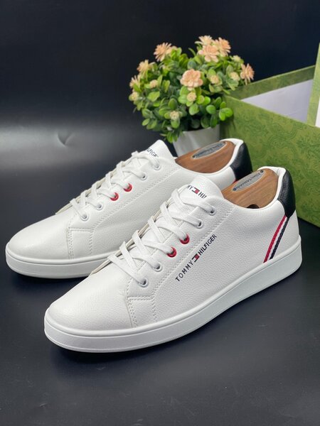 TOMMY HILFIGER CLASSIC WEAR