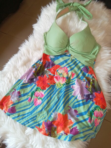 Women's two-piece swimsuit