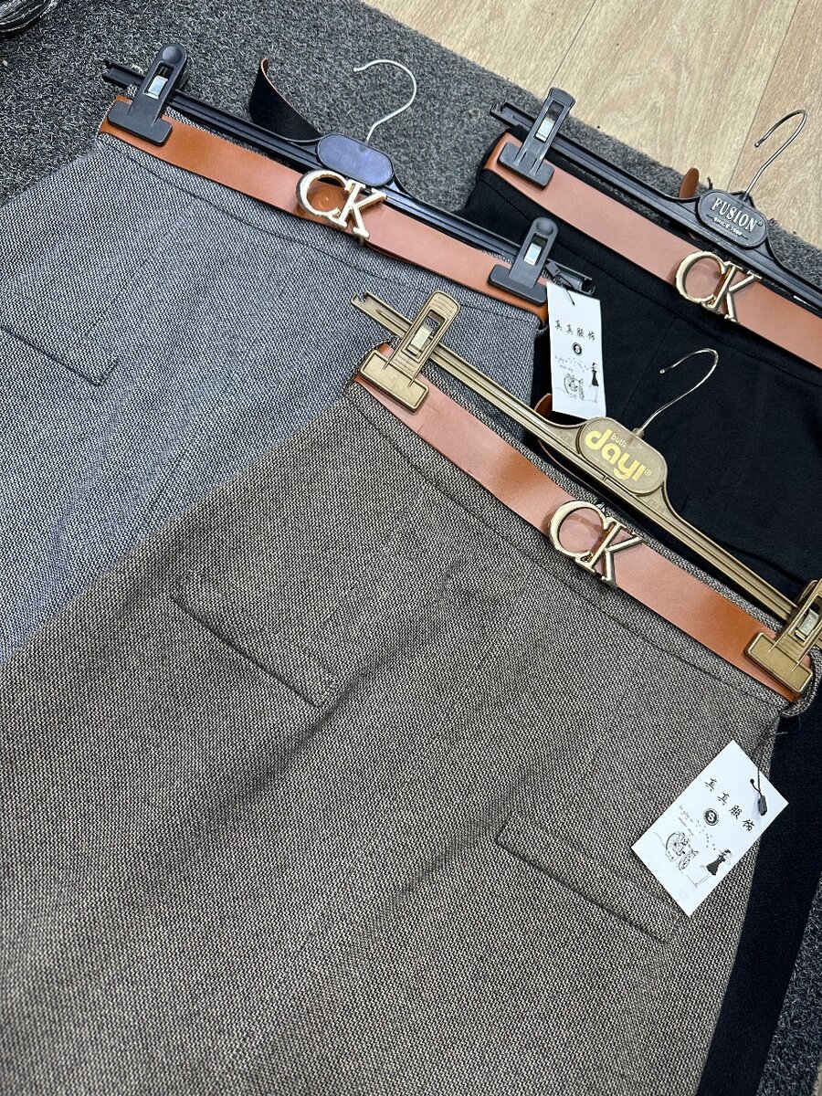 Кашемир длина 88 см , на замке