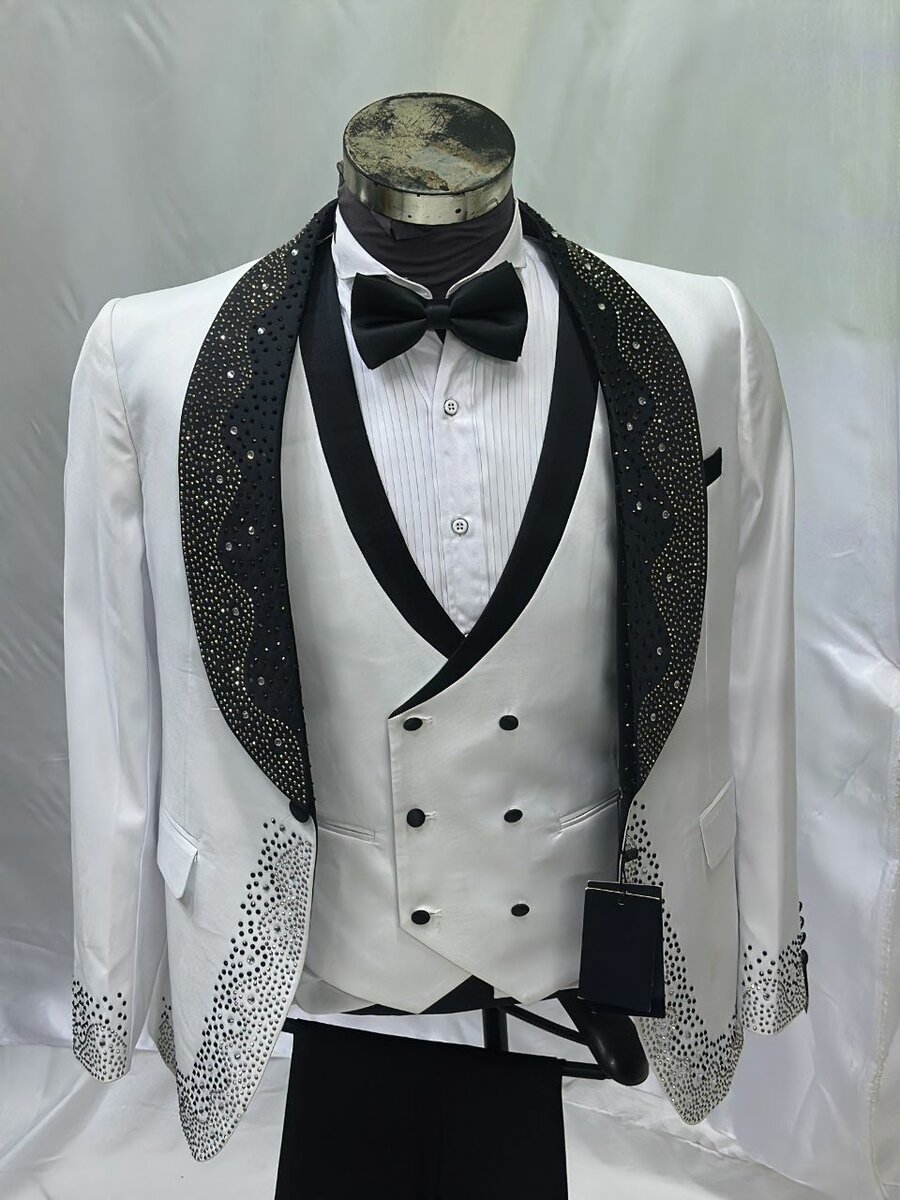 Costume de cérémonie élégant