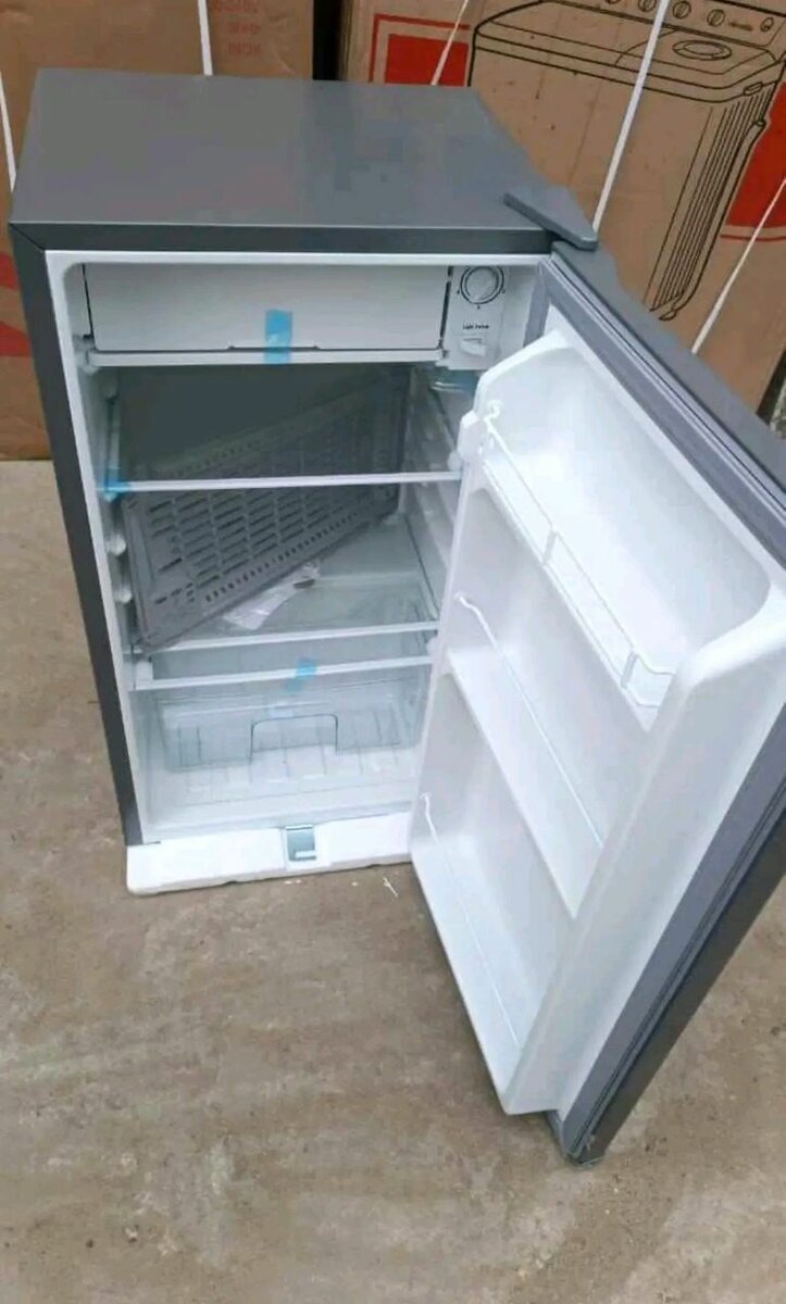 Réfrigérateur compact moderne