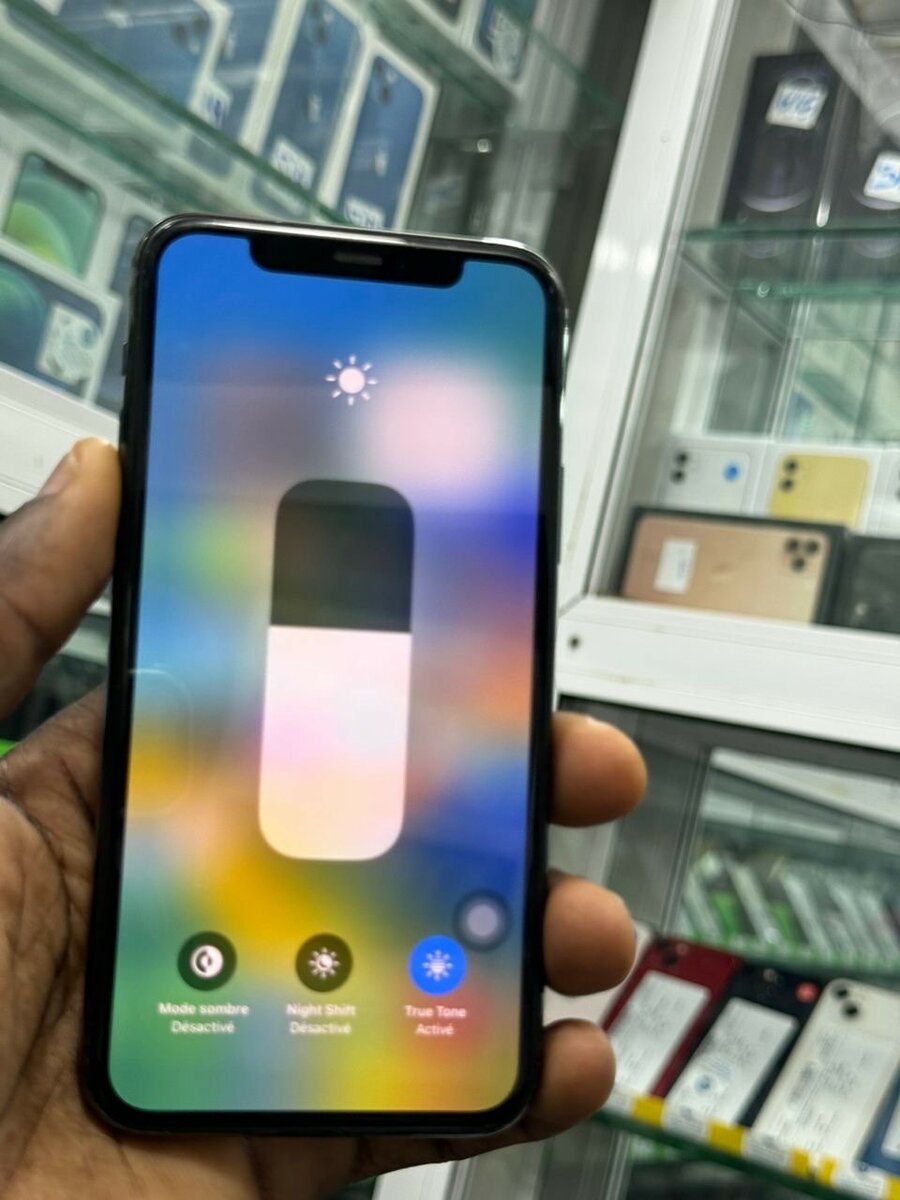 iPhone 11 Pro 64g très propre