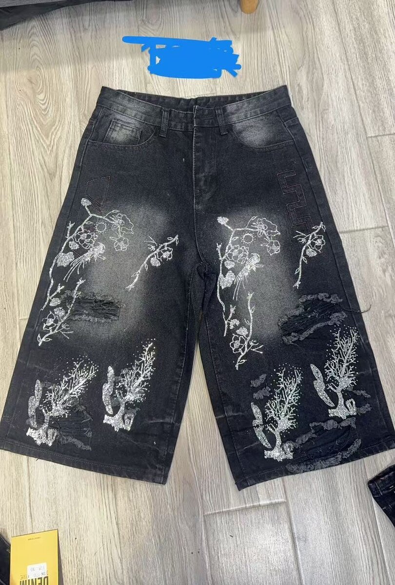 Shorts en jean design artistique