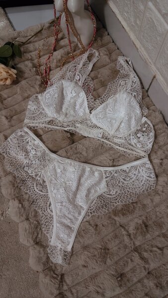 Elegant Lace Lingerie Set
