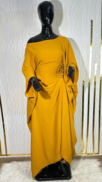 Robe élégante drapée femme