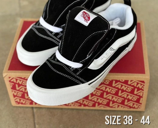 Knu Skool Vans "Black/White"