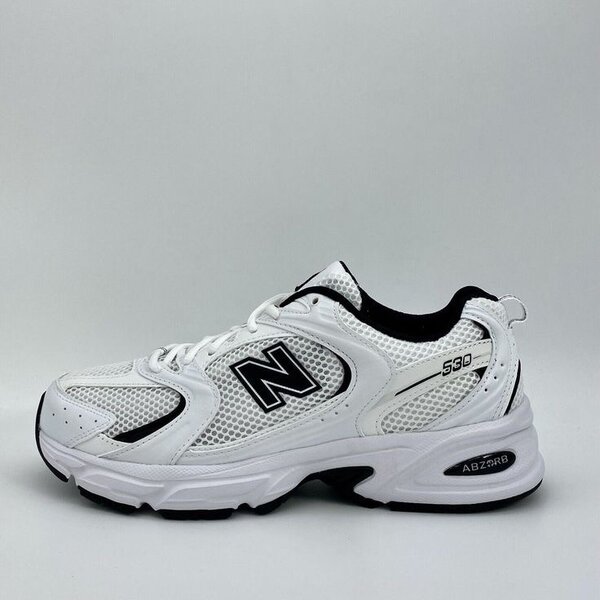 NEW BALANCE 530 WHITE BLACK ( Dans carton)
