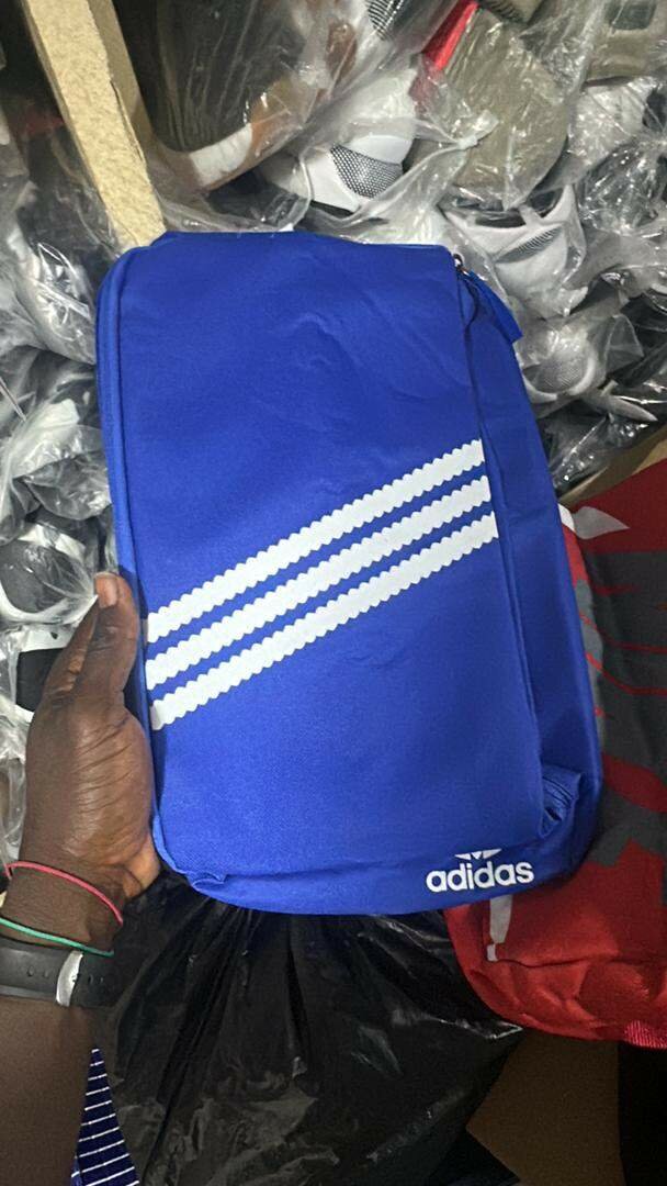 Organisateur de Chaussures Adidas